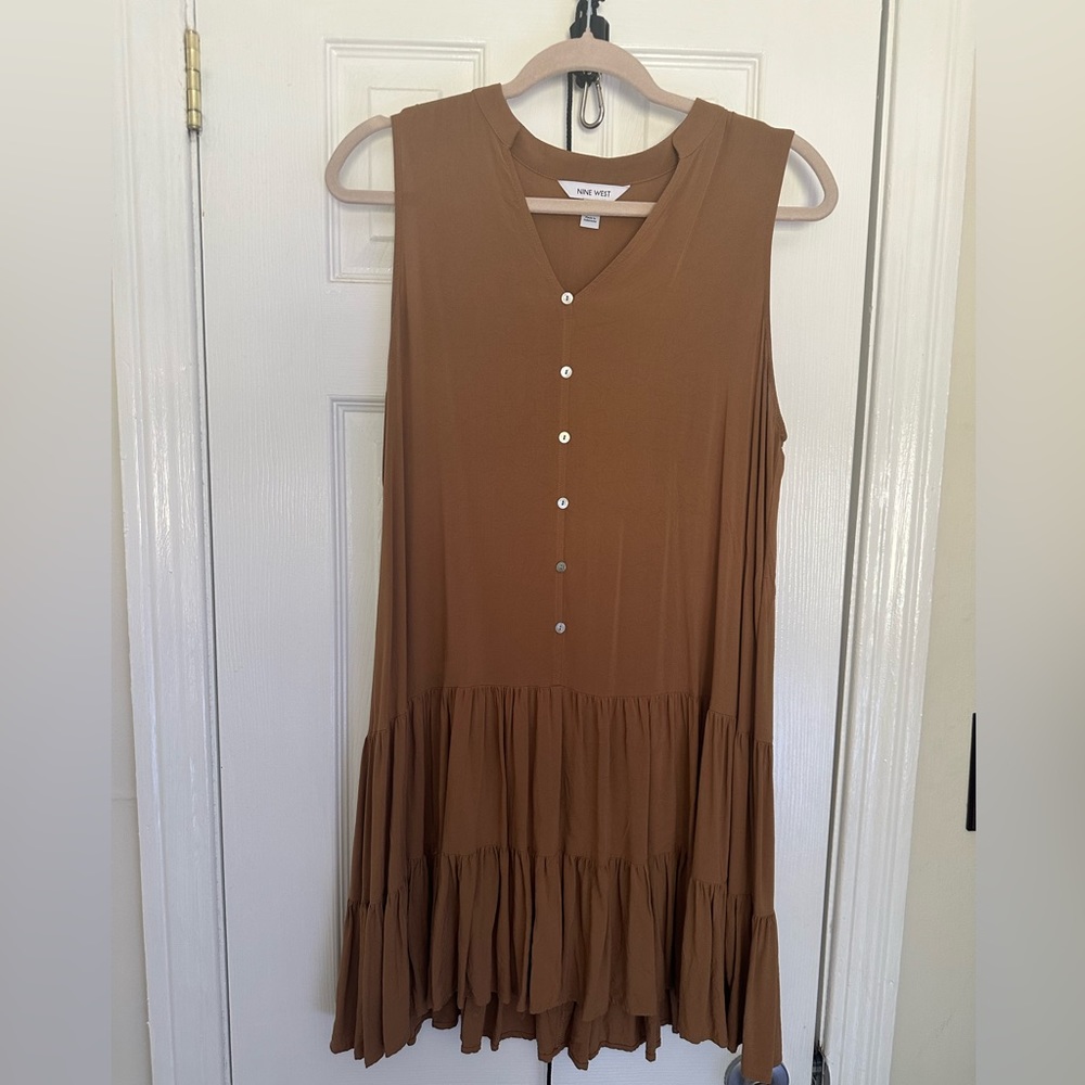Nine West dress tan size M.